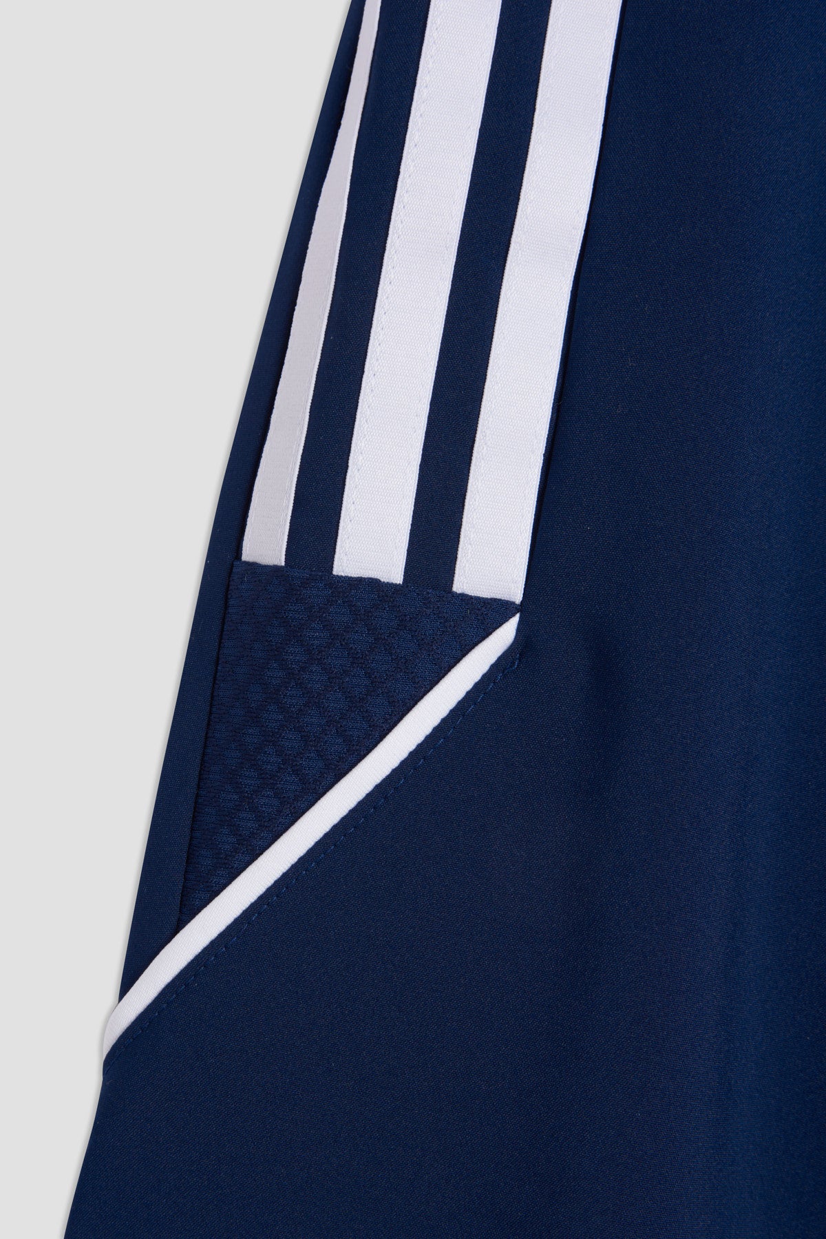 Adidas Como Crest Giacca Antivento Blu Navy - Image 5